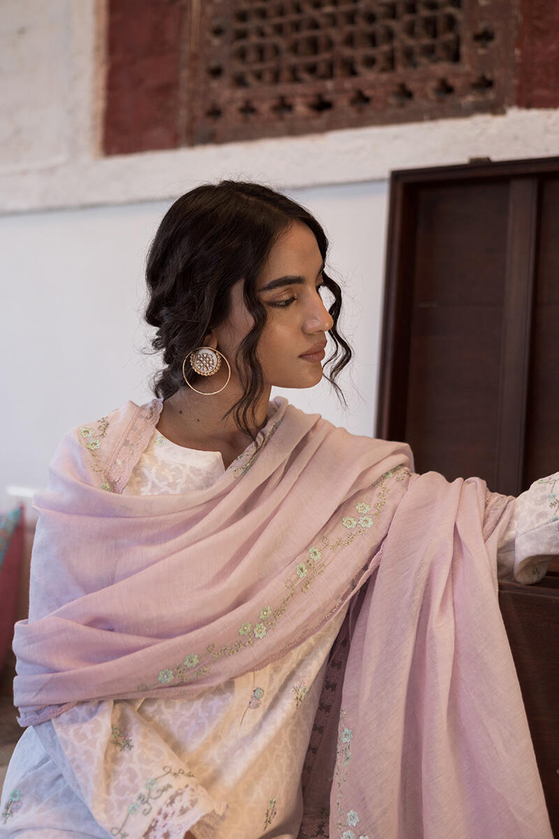 Gulnaz Yasmina Dupatta