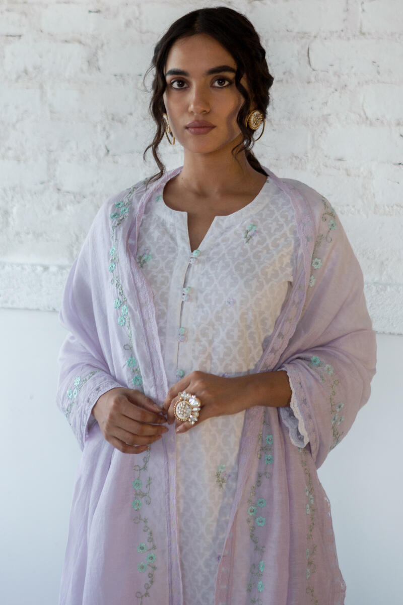 Gulnaz Yasmina Kurta