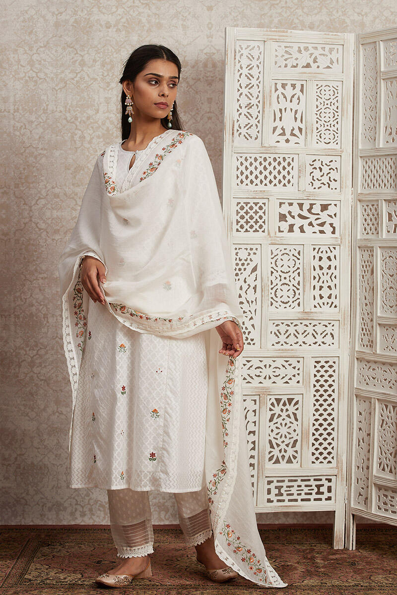 Gulnaz Zafia Dupatta