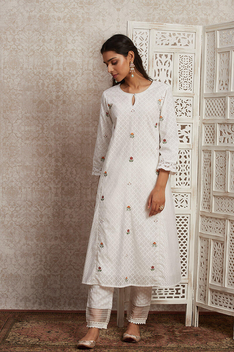 Gulnaz Zafia Kurta