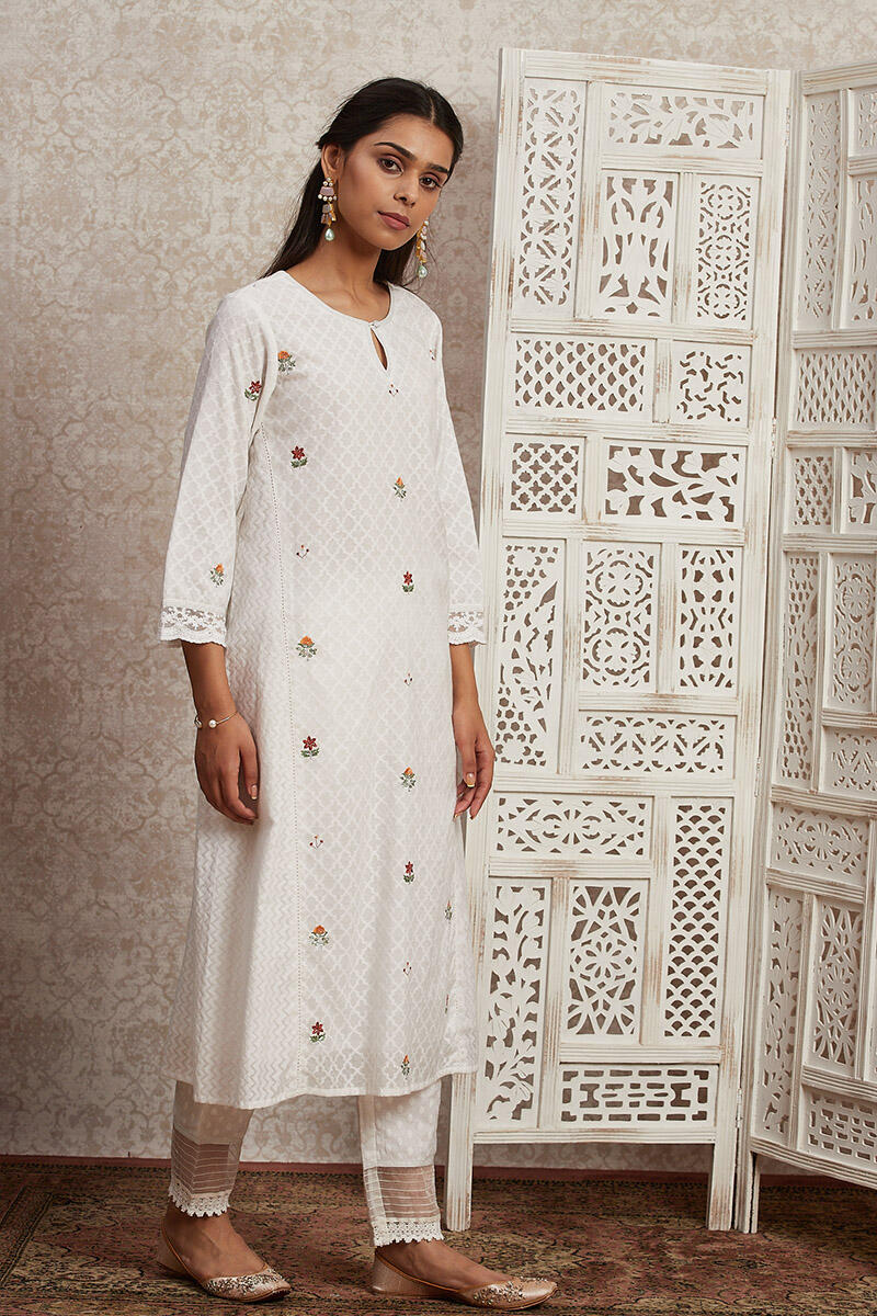 Gulnaz Zafia Kurta