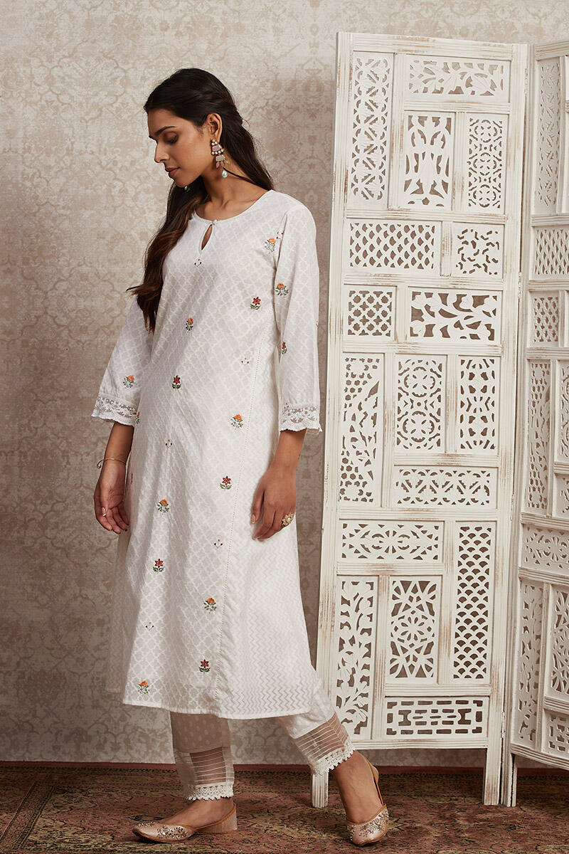 Gulnaz Zafia Kurta