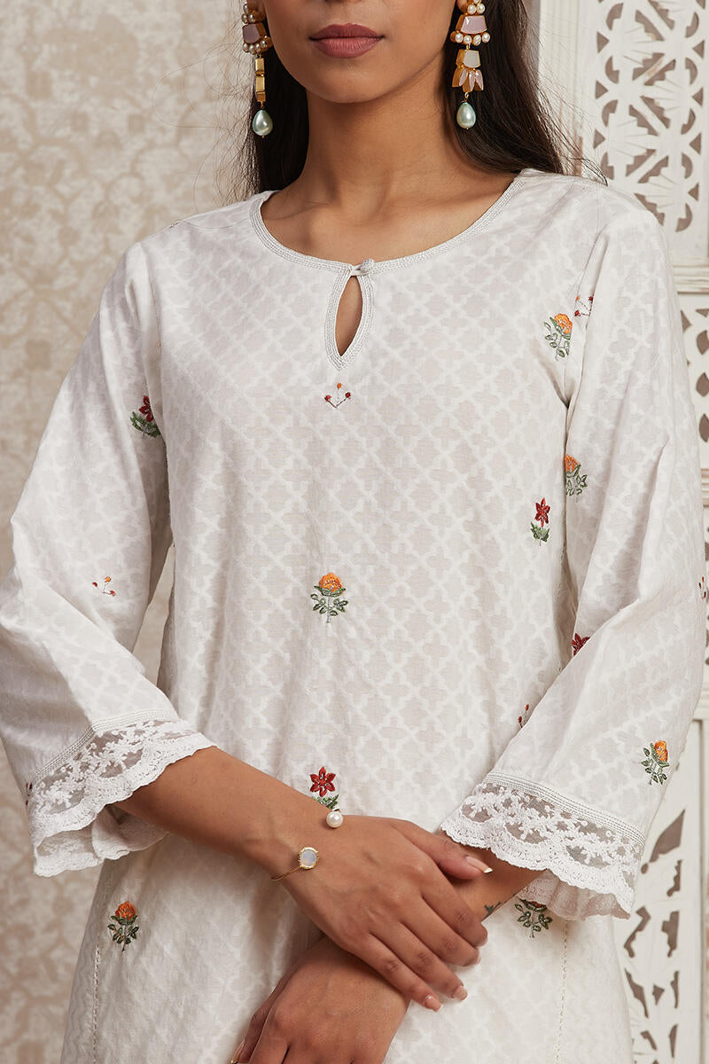 Gulnaz Zafia Kurta