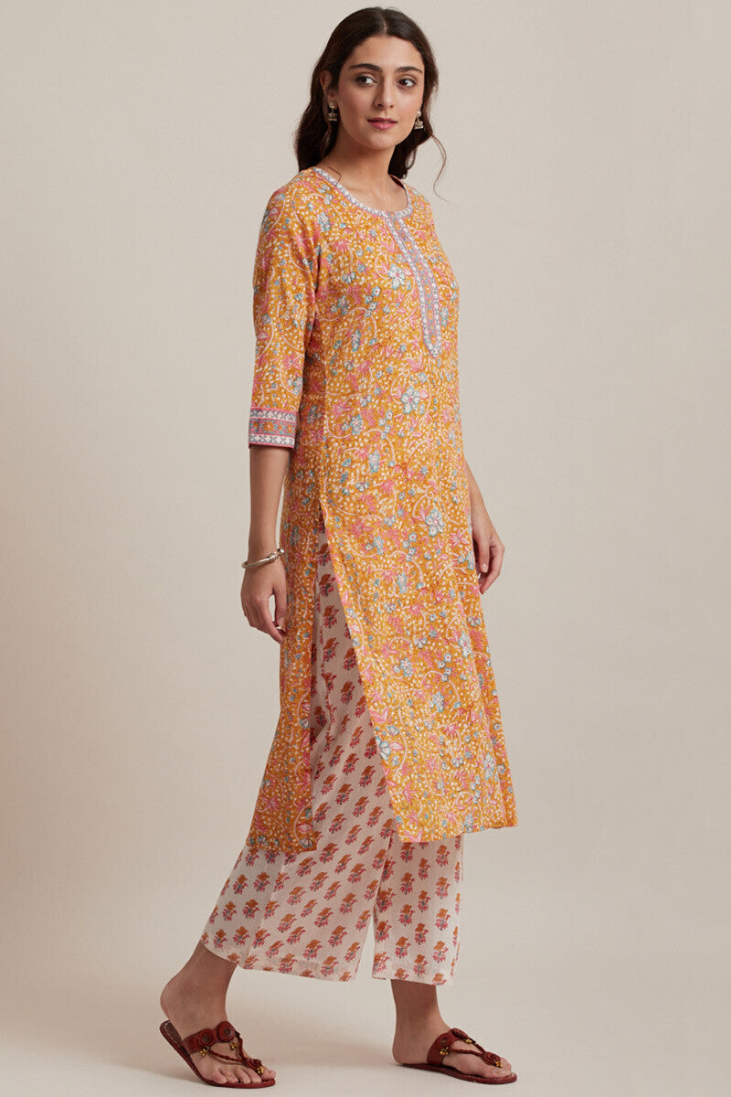 Gulzar Mehnaz Kurta