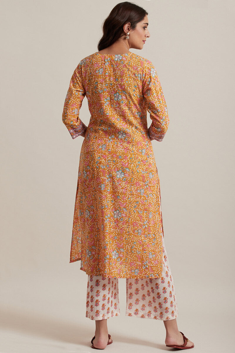 Gulzar Mehnaz Kurta