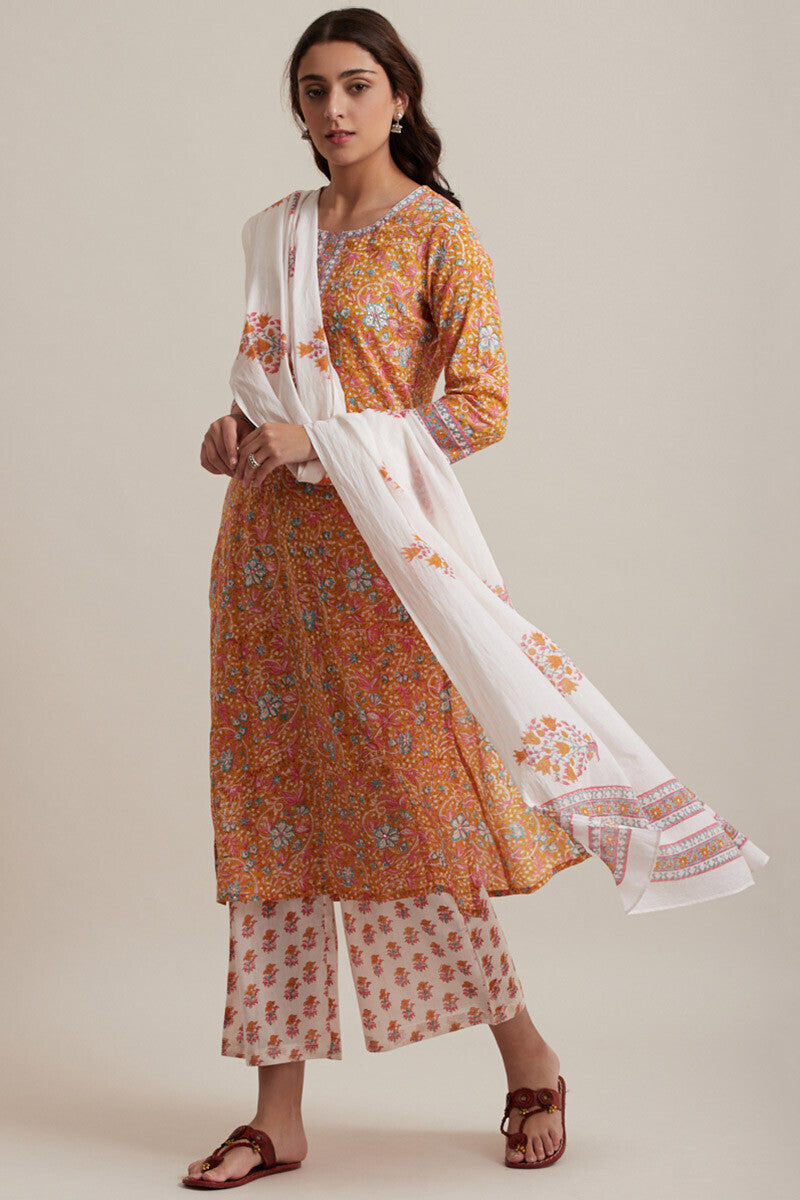 Gulzar Mehnaz Kurta