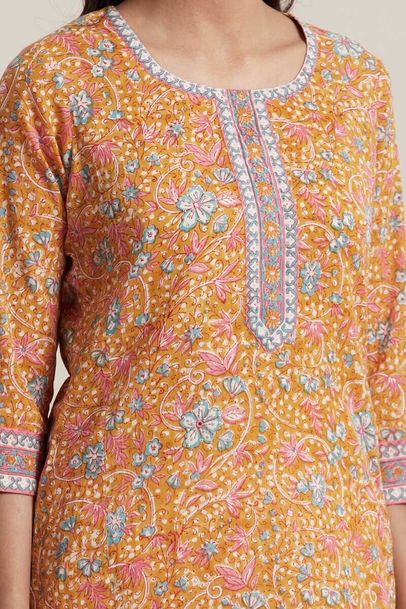 Gulzar Mehnaz Kurta