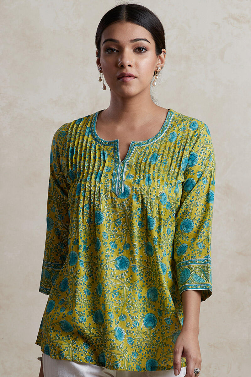 Gulzar Sanaz Top