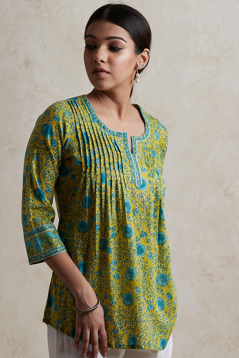 Gulzar Sanaz Top