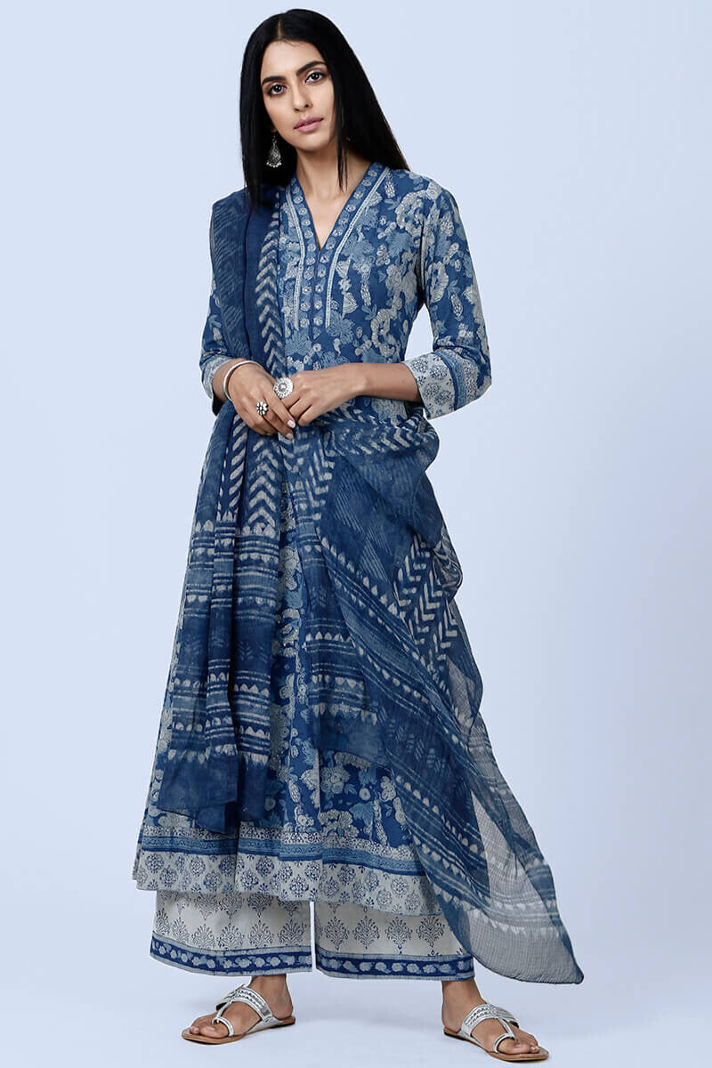 Nur Zareena Kurta