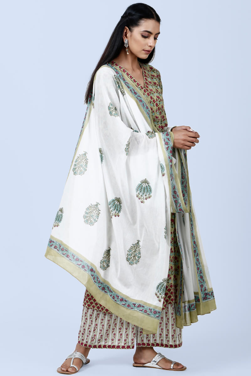 Open buta dupatta