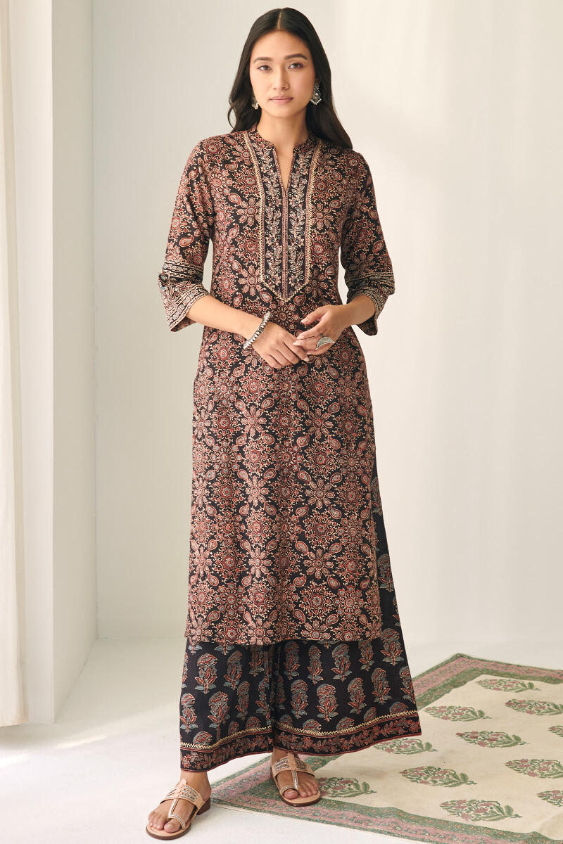 Sehra Farheen Ajrak Kurta