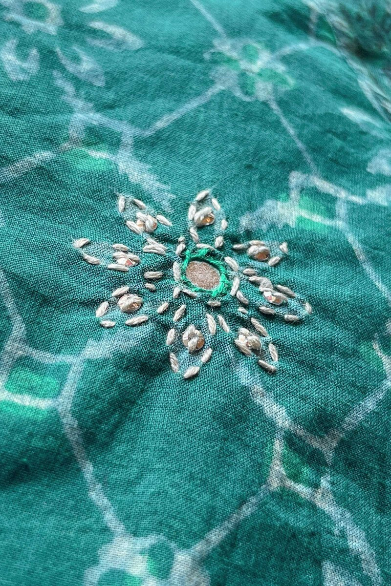 Sehra Aiza Akola Kurta