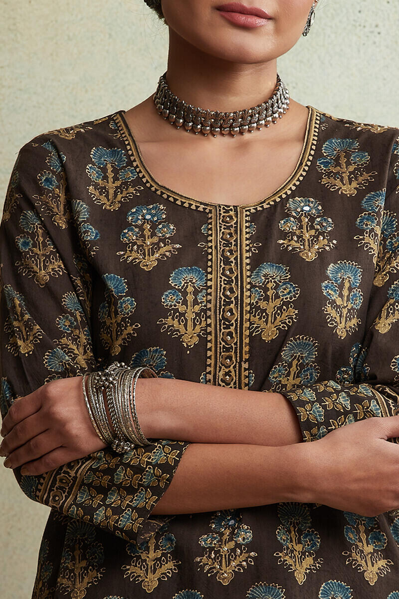 Mahroush Aalia Ajrak Kurta