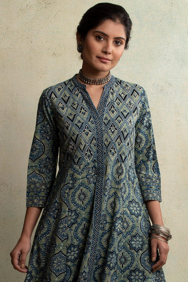 Mahroush Farhat Ajrak Kurta