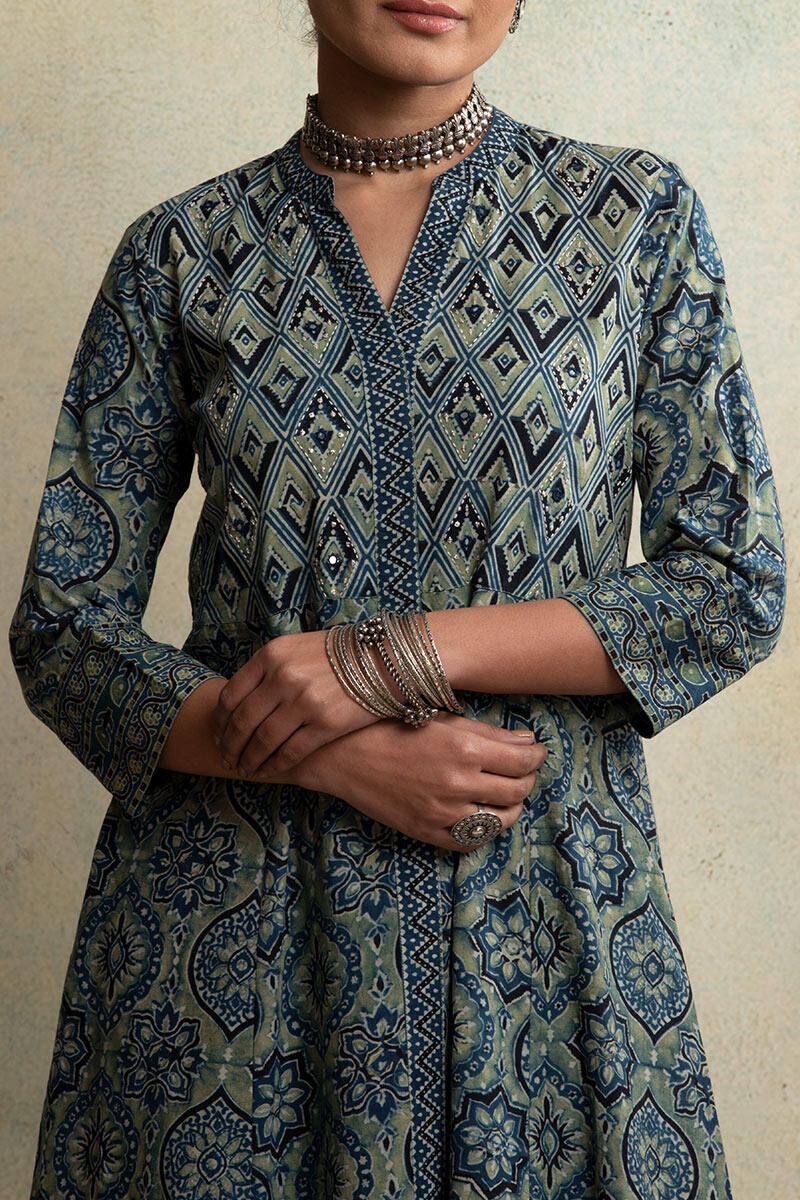 Mahroush Farhat Ajrak Kurta