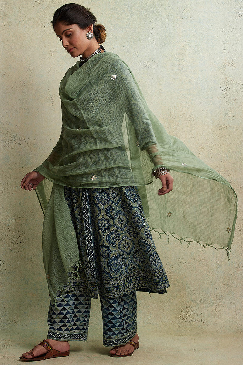 Mahroush Farhat Ajrak Kurta