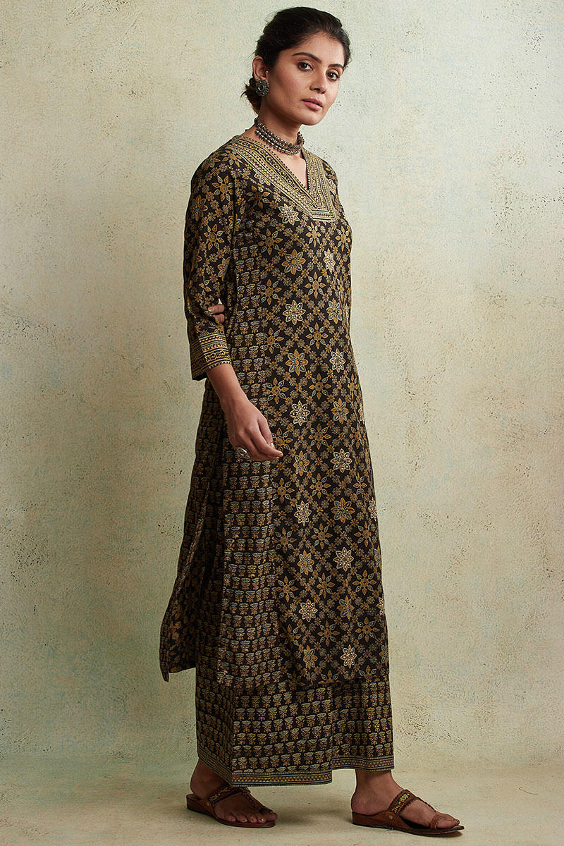 Mahroush Mahira Ajrak Kurta