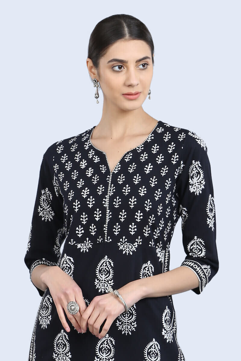 Mirza Tara Kurta