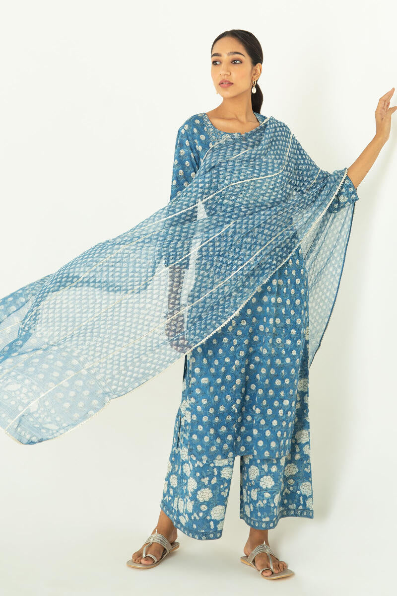 Noor Faheeza Kurta