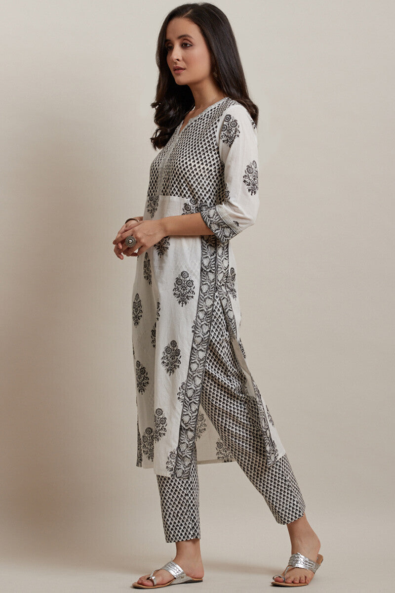 Mumtaz Nuzakat Kurta