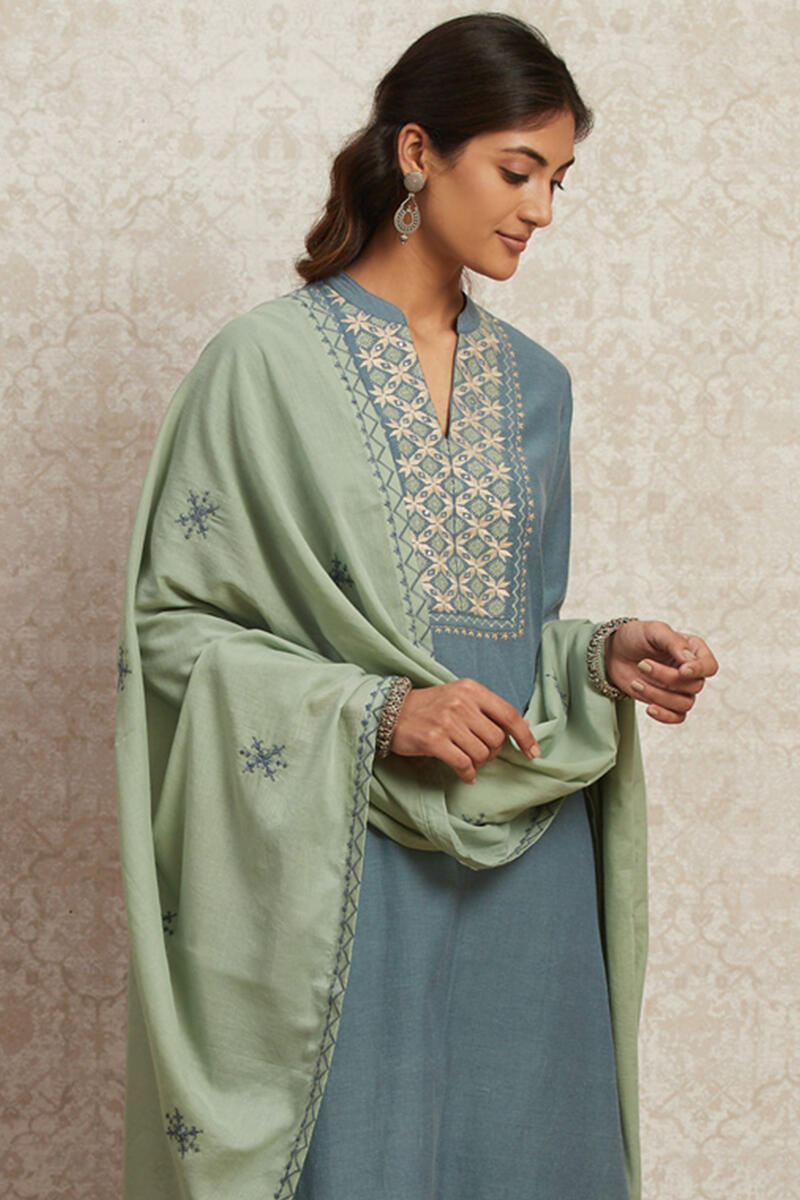 Naadirah Nazm Dupatta