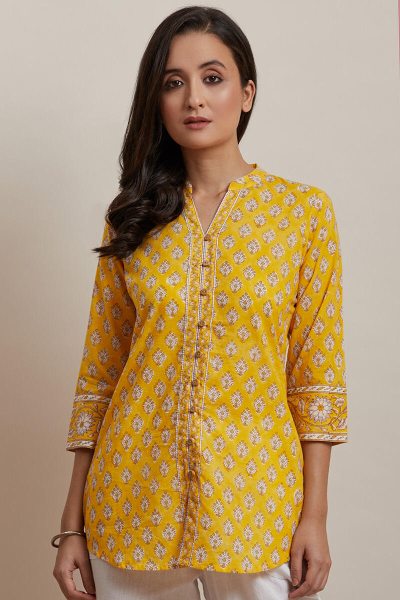 Nafees Faiza Kurti