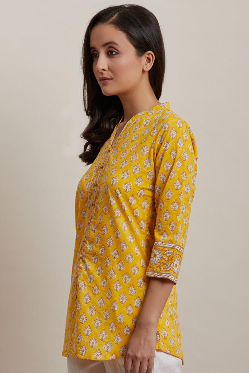 Nafees Faiza Kurti