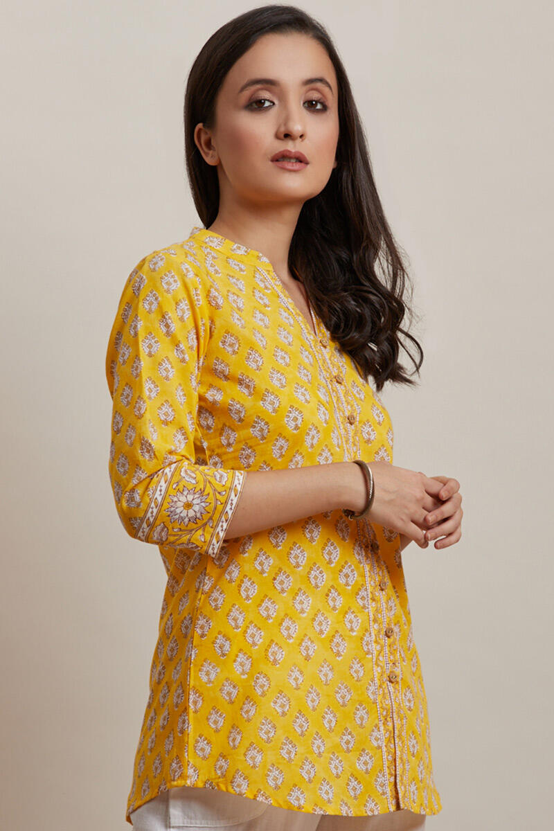 Nafees Faiza Kurti