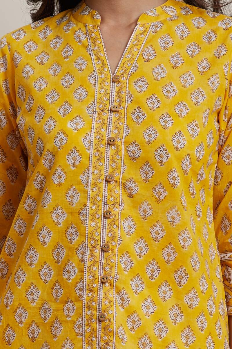 Nafees Faiza Kurti