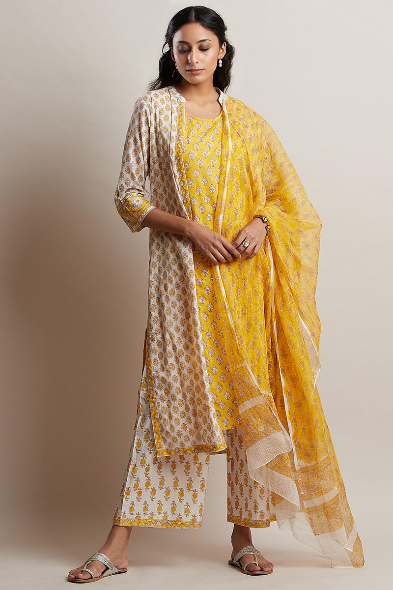 Nafees Maya Kurta