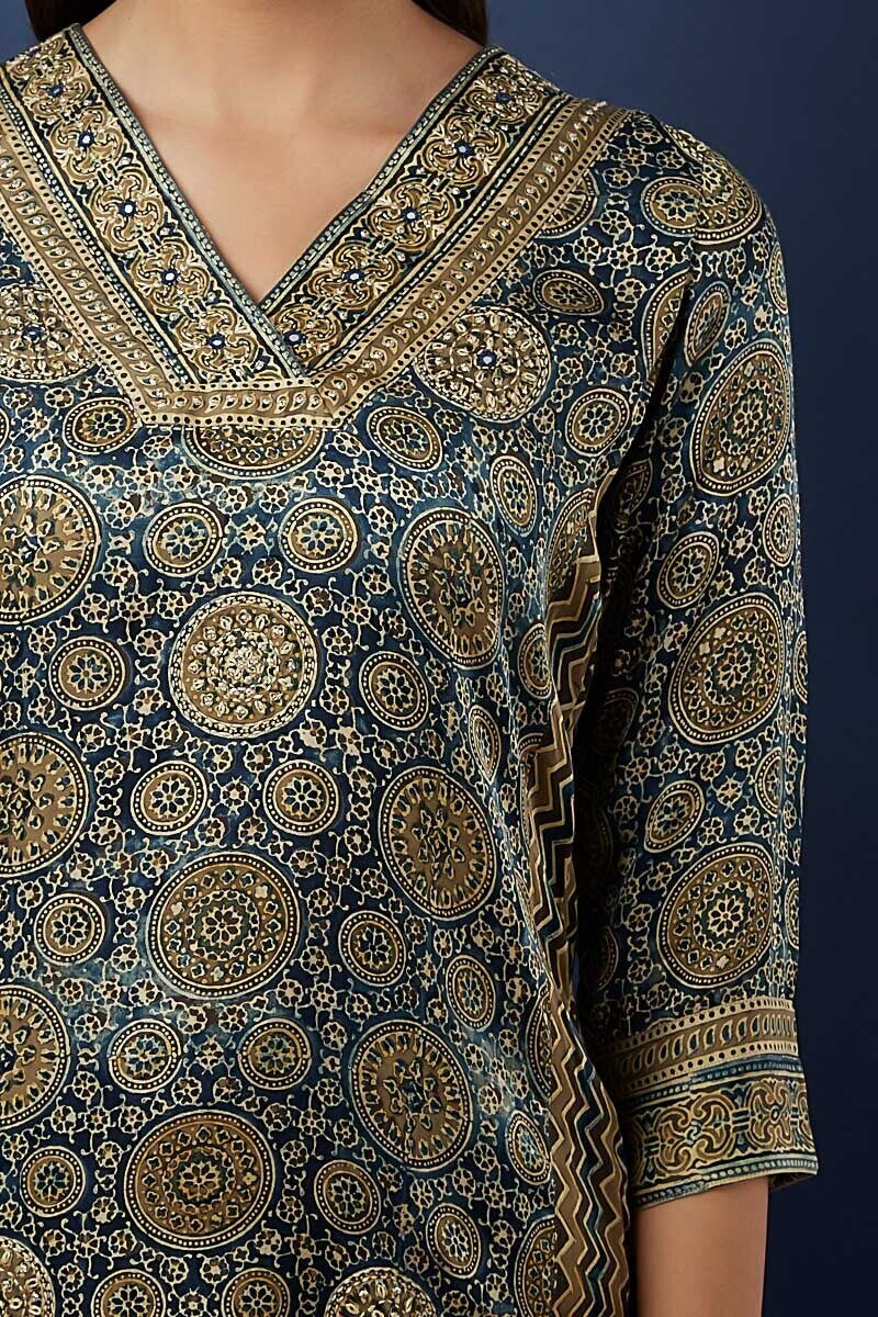 Ajrak silk