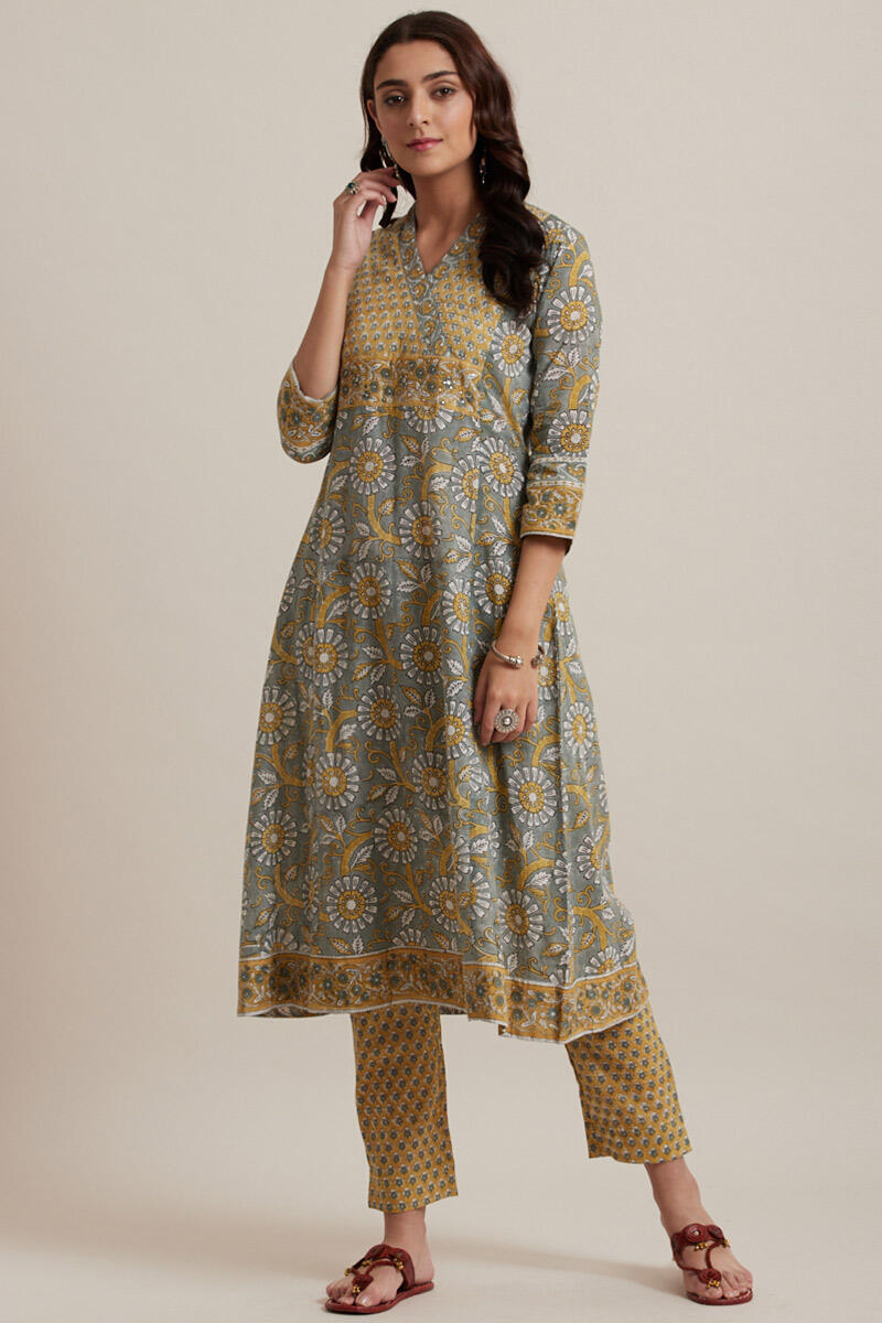 Nausheen Ruhi Kurta