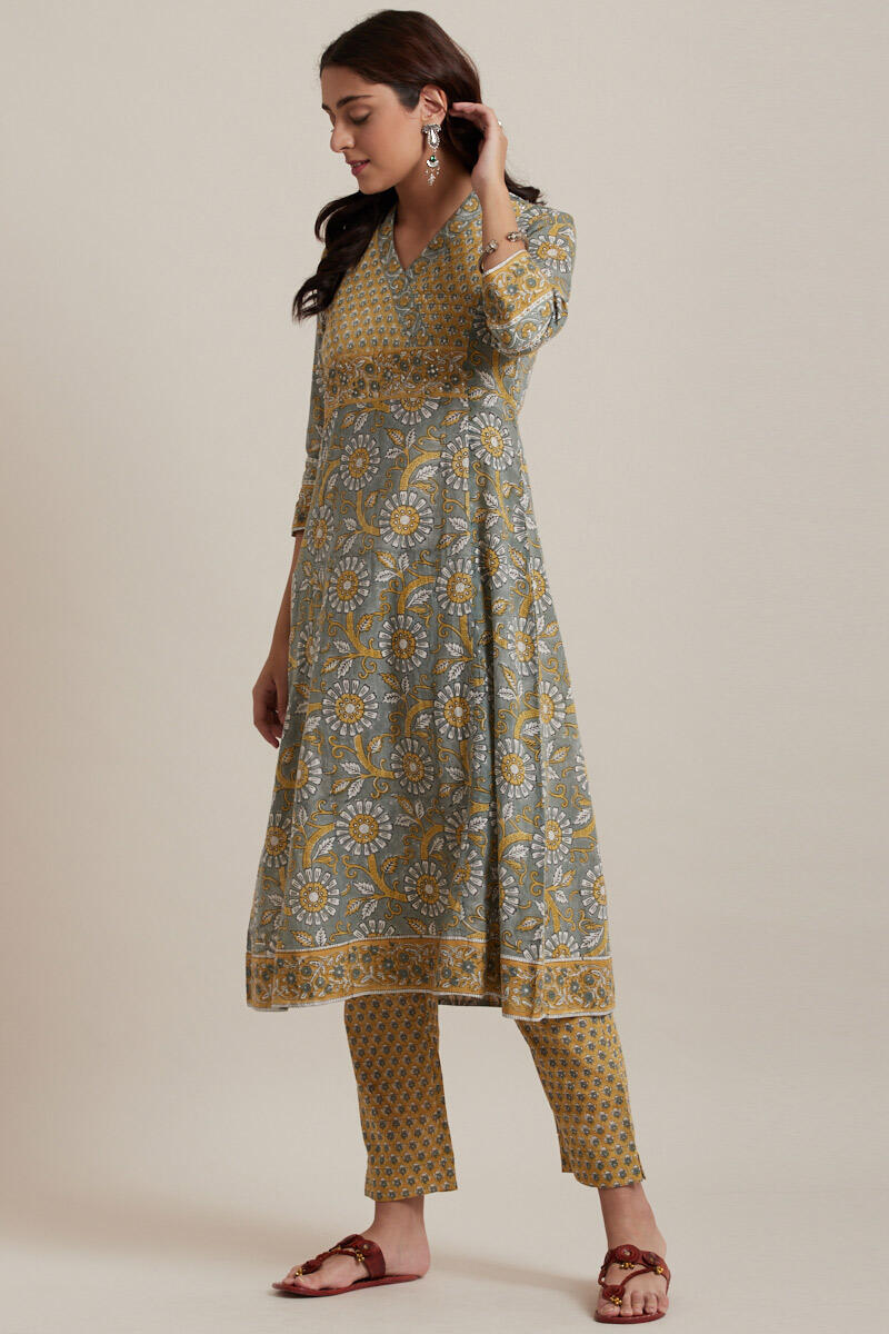 Nausheen Ruhi Kurta