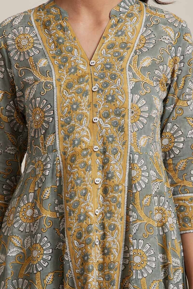 Nausheen Zabia Kurta