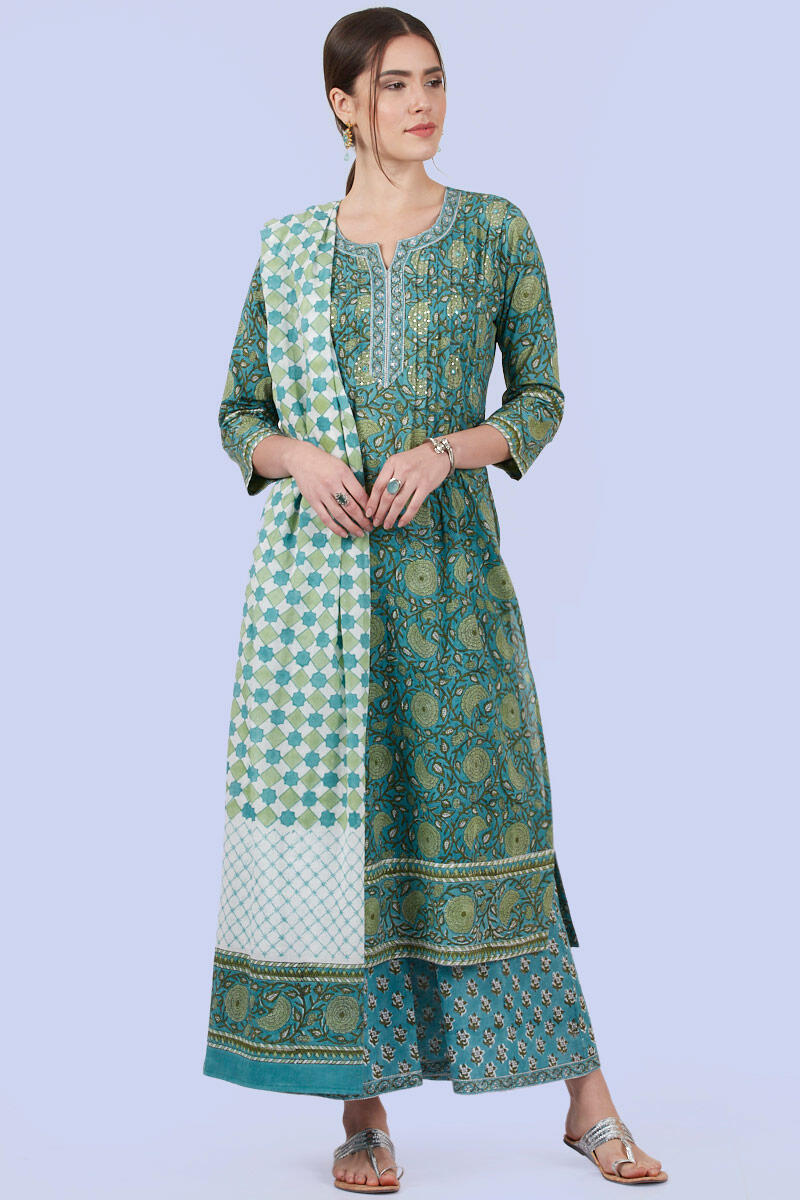 Nazm Mira Kurta
