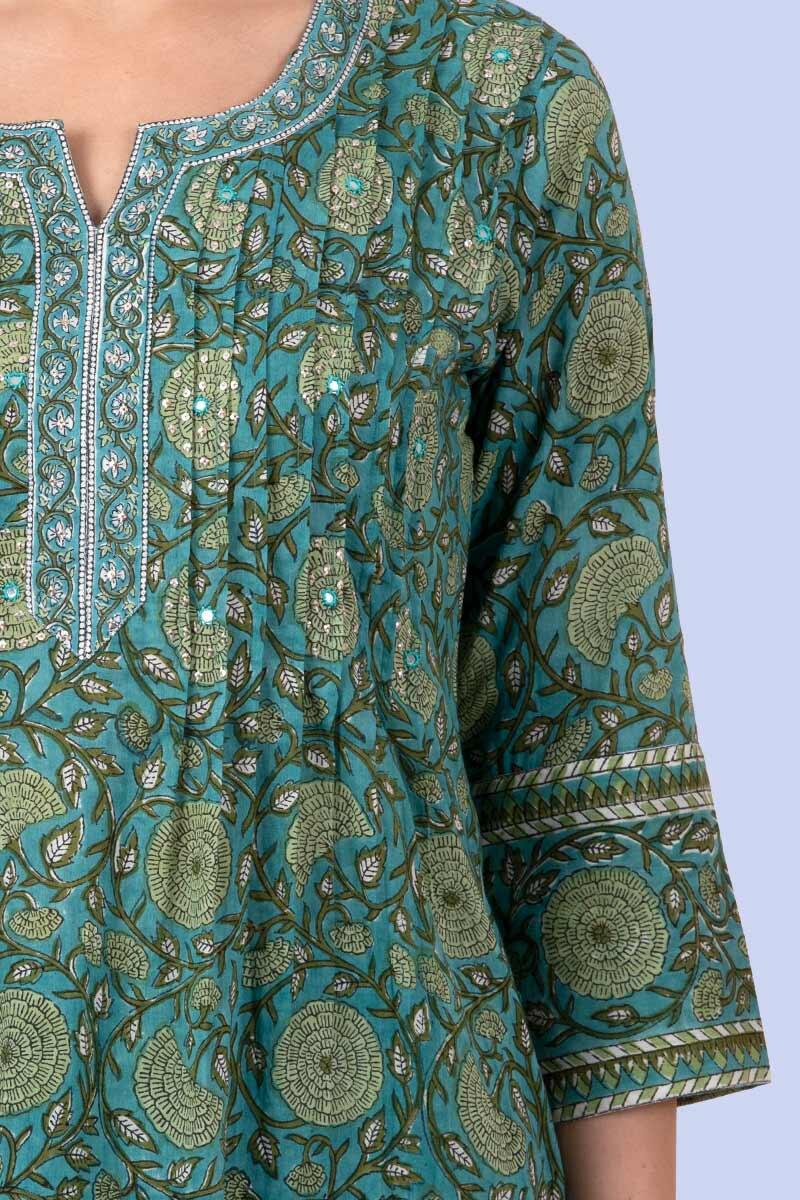 Nazm Mira Kurta