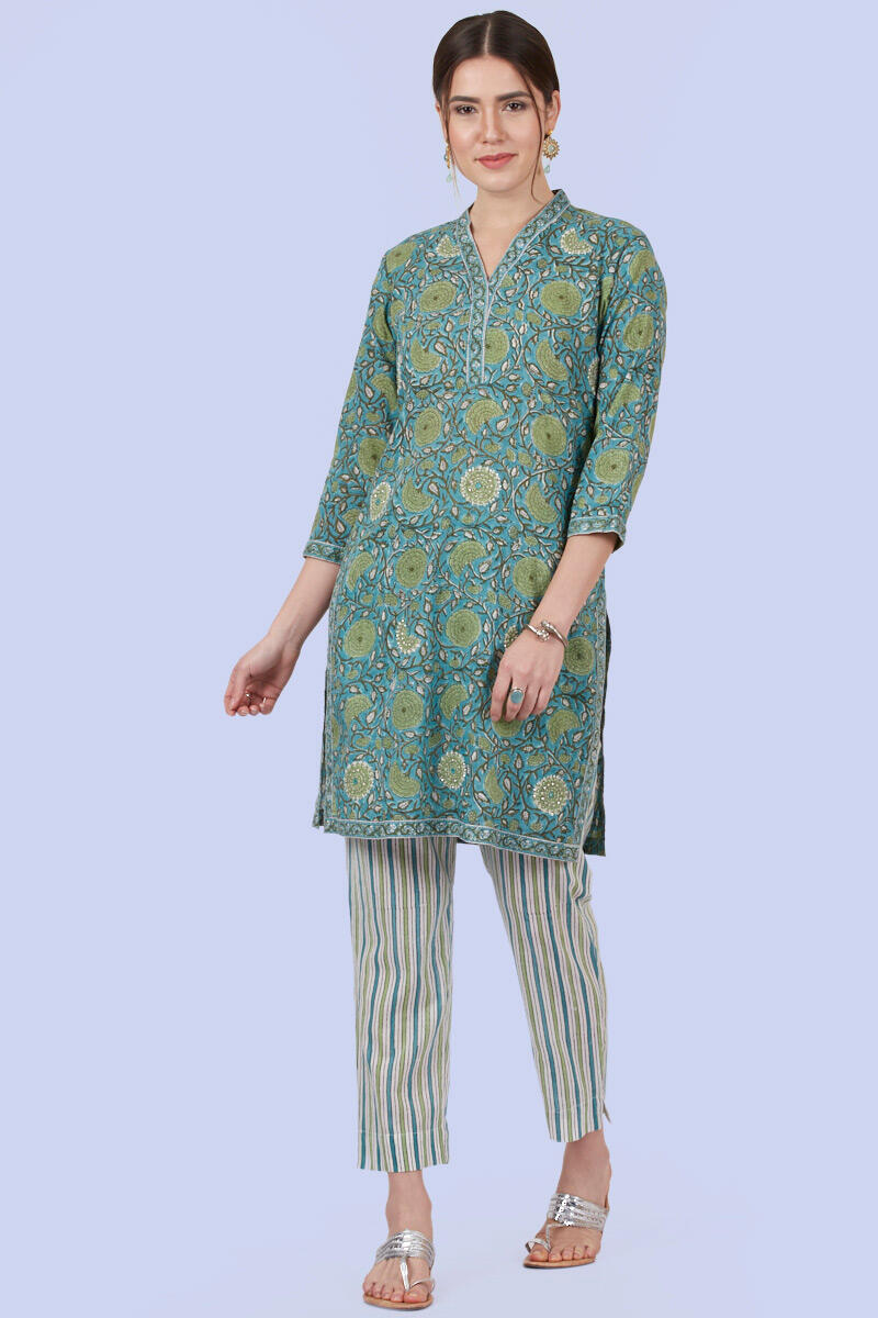 Nazm Nazia Kurta