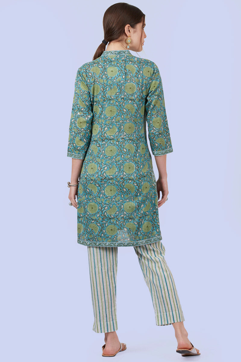 Nazm Nazia Kurta