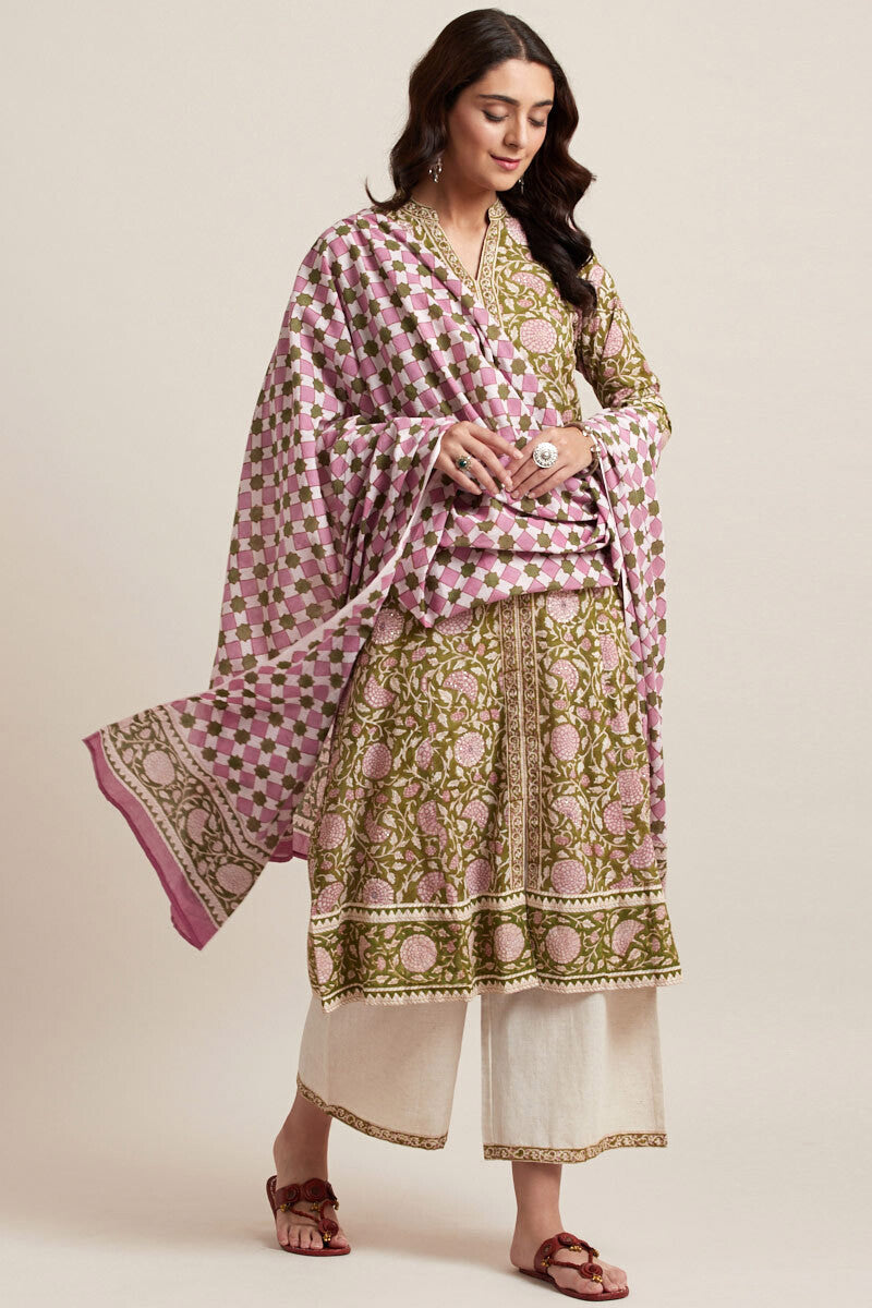 Nazm Saira Kurta