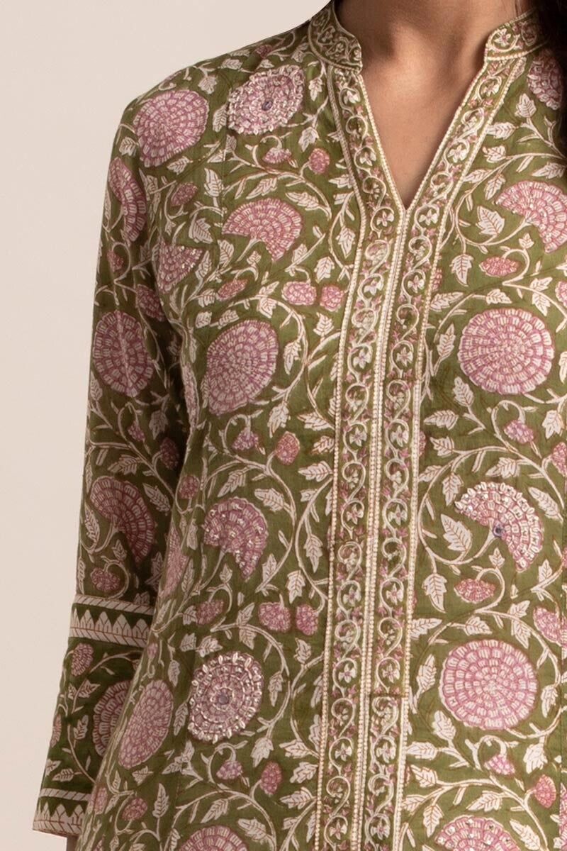 Nazm Saira Kurta