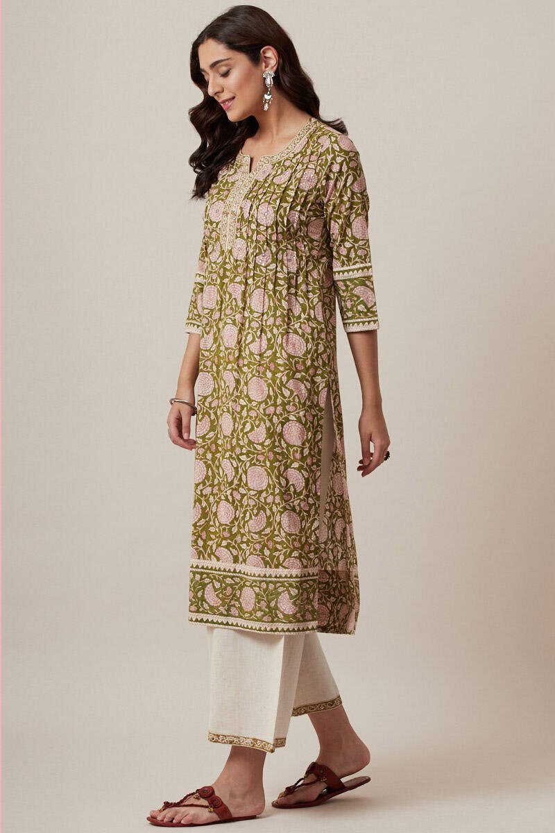 Nazm Zaira Kurta