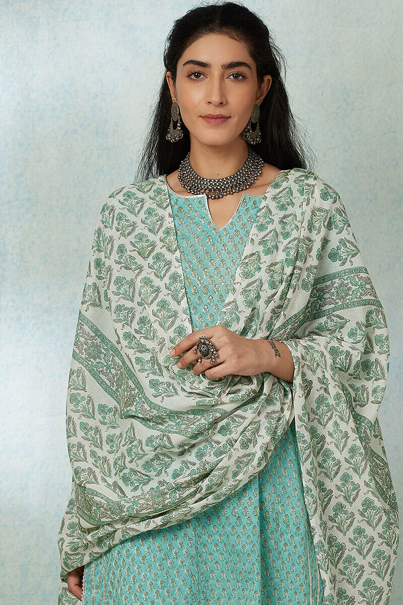 Nusrat Jahan Heer Dupatta
