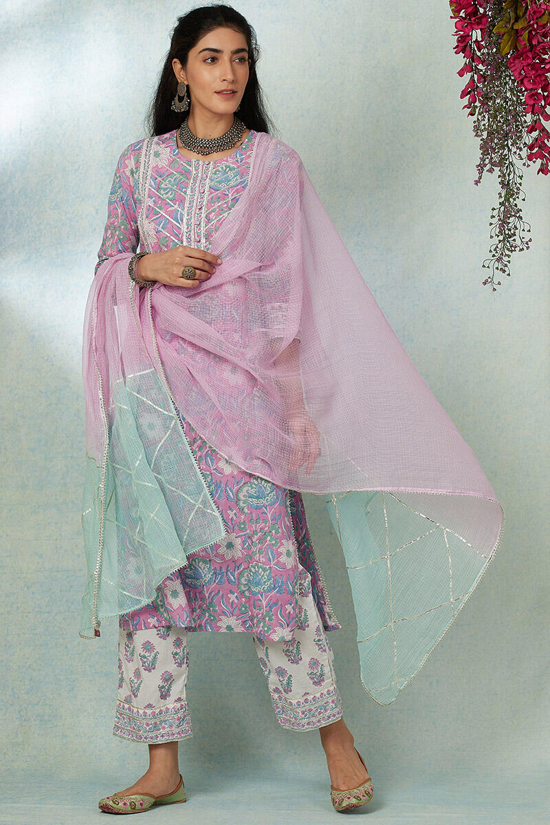 Nusrat Jahan Nida Gota Dupatta