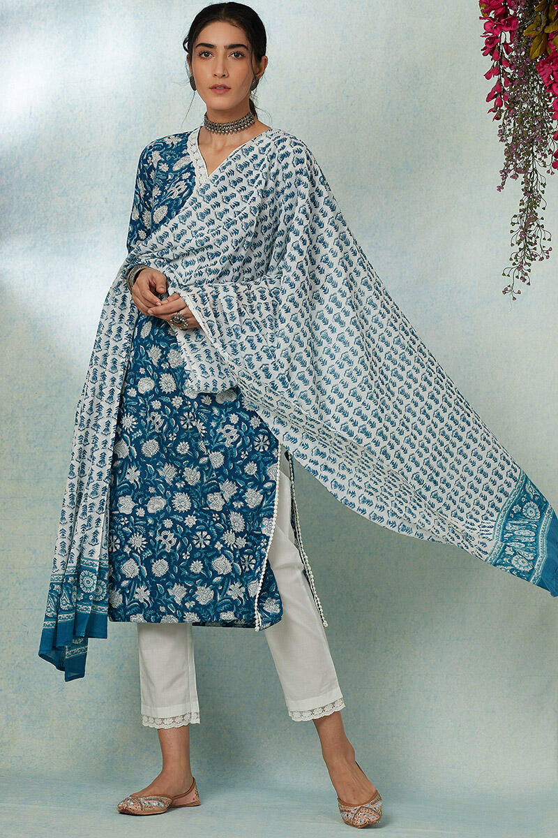 Nusrat Jahan Zareena Dupatta