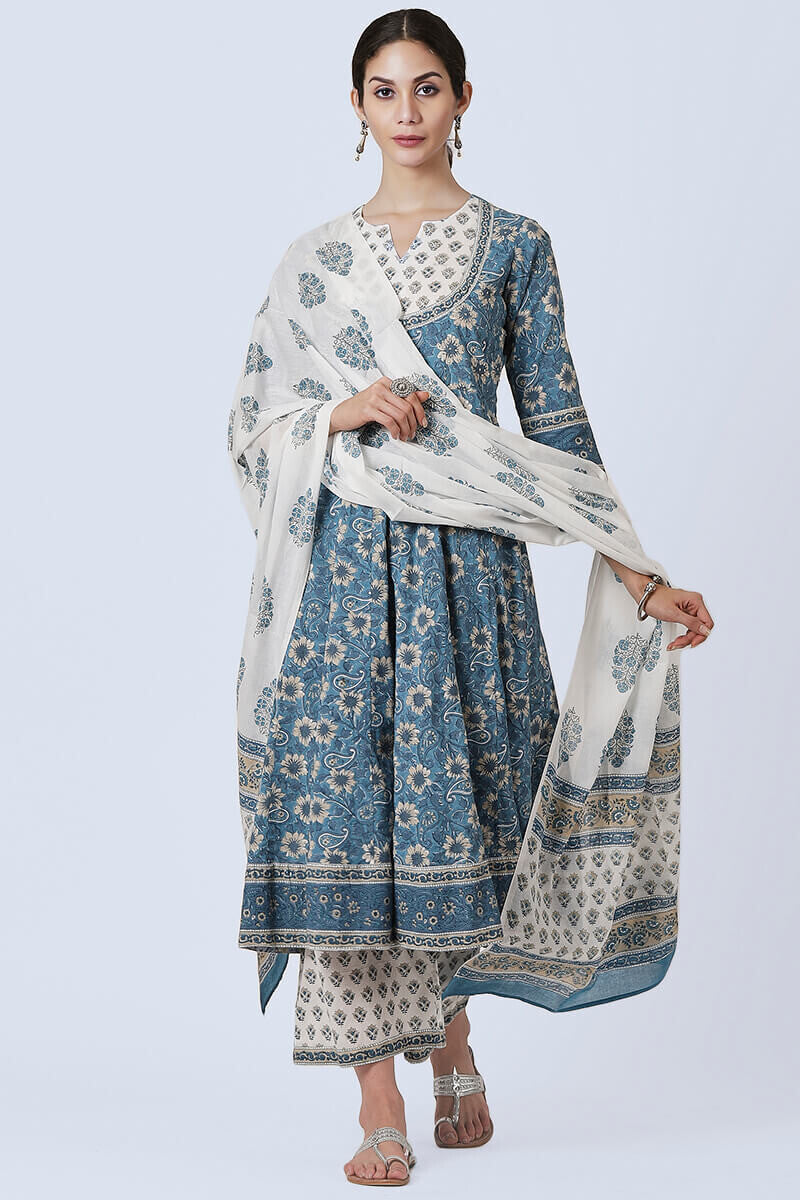 Open buta dupatta