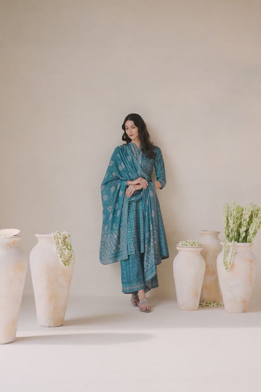 Surplus: Mehrunissa Shirin Kurta