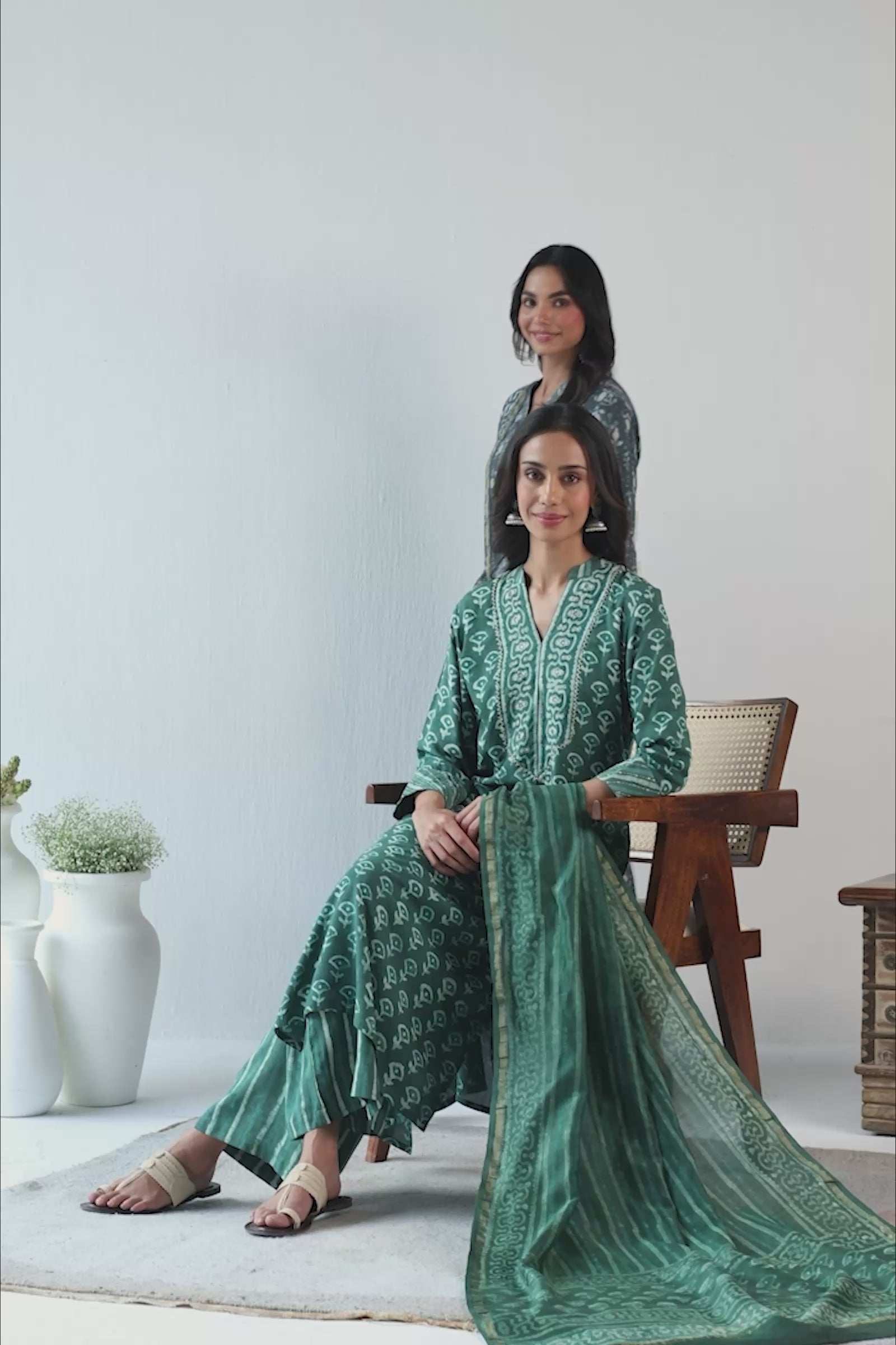 Sehra Raahat Dabu Kurta