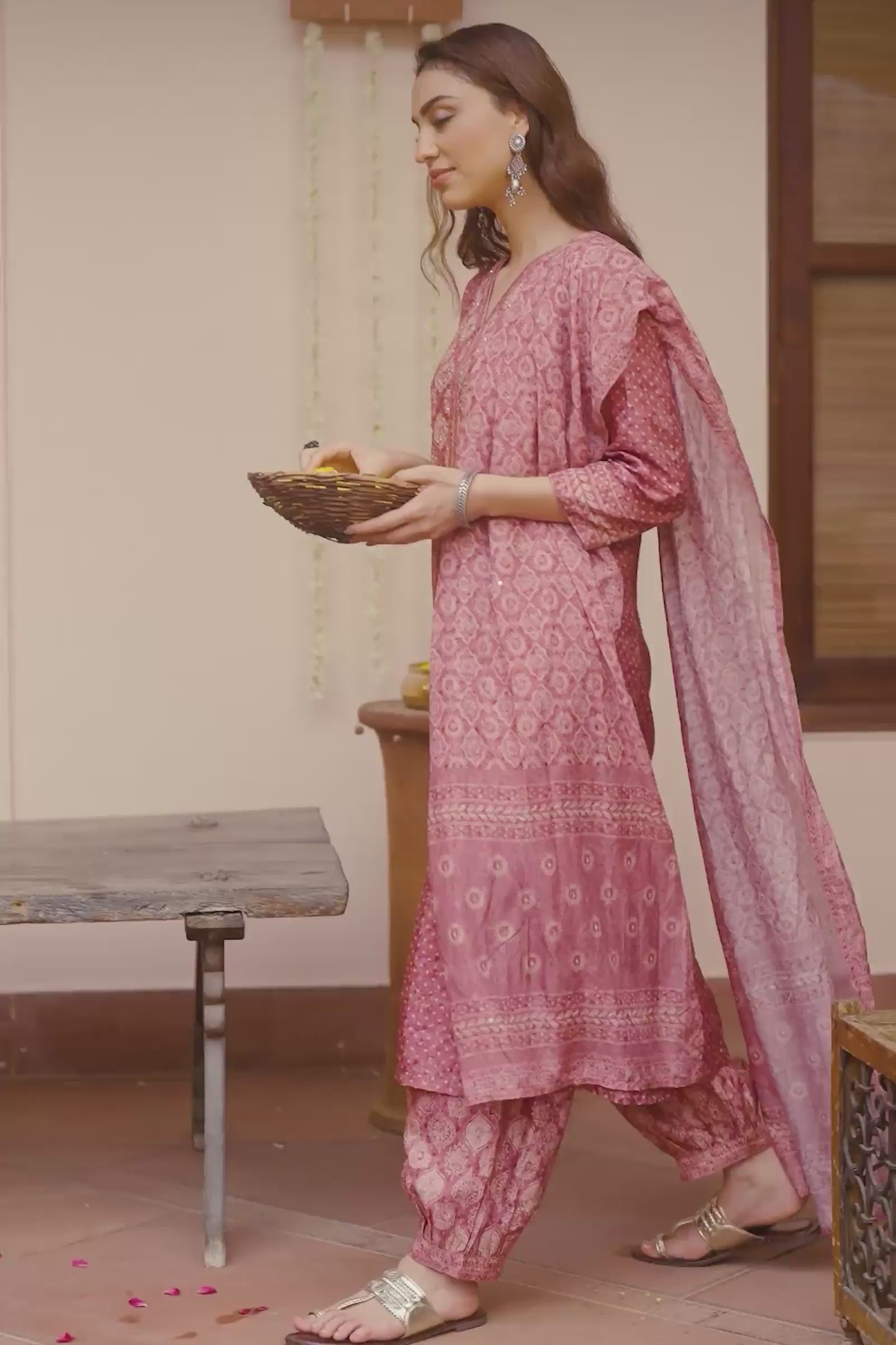 Surplus: Mehrunissa Rozinah Kurta