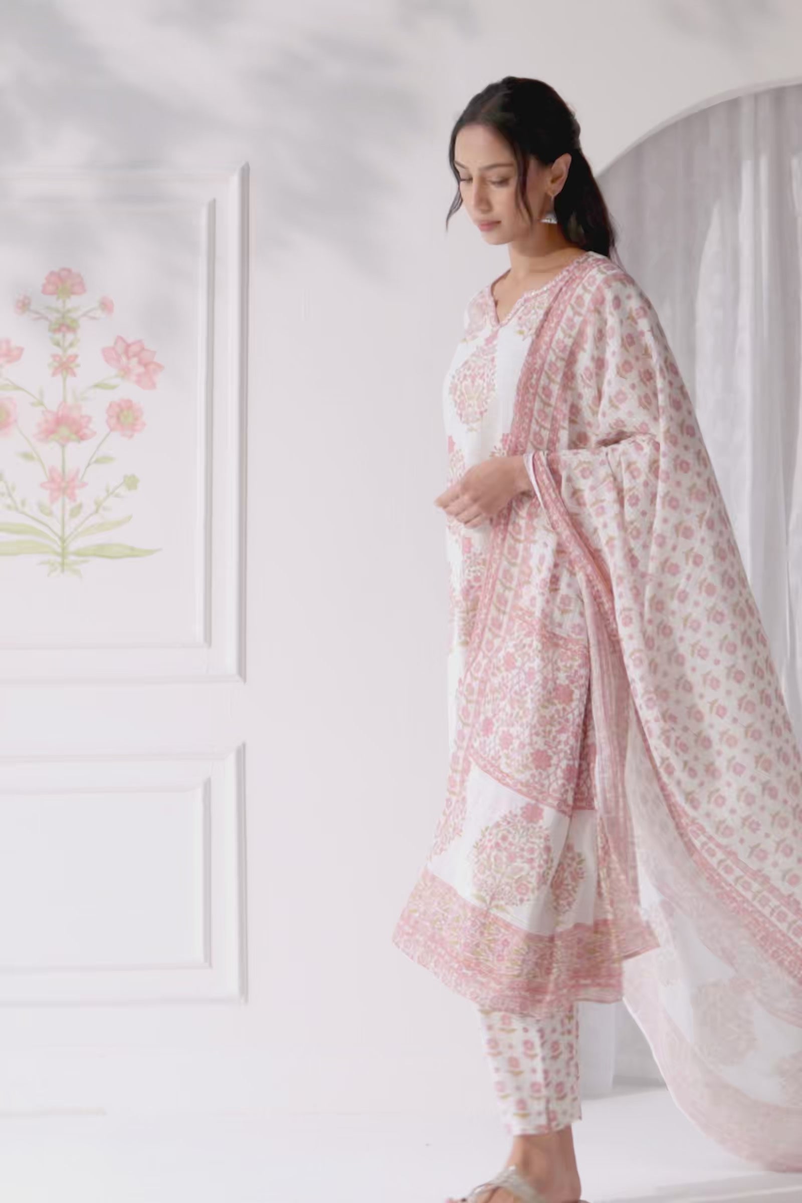 Gulbahar Tira Kurta